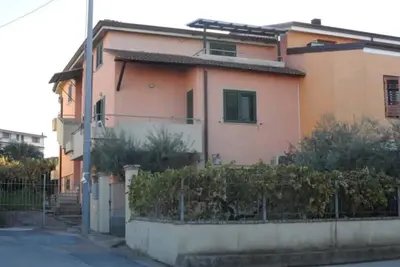 Comfortable Apartment With Garden
