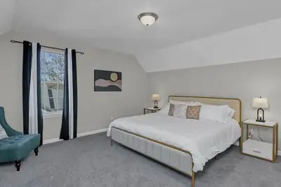 Image de Cozy and Quiet- Private Upstairs Duplex