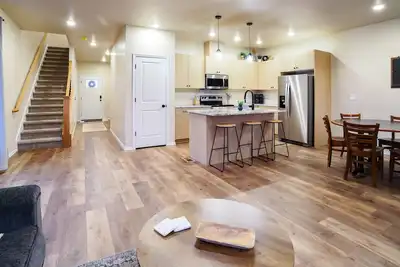 Image de Elgin Modern Maple Townhome 101