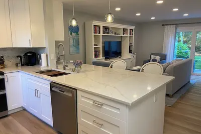 Image de Newly Renovated Ocean Edge 2 Bedroom Condo in Fletcher Village