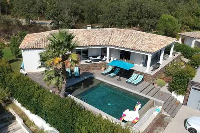 Image de Villa plein pied & piscine privée dans domaine sécurisé