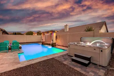 Image de The Fernwood Retreat: Pool, Spa, Game Room & More!