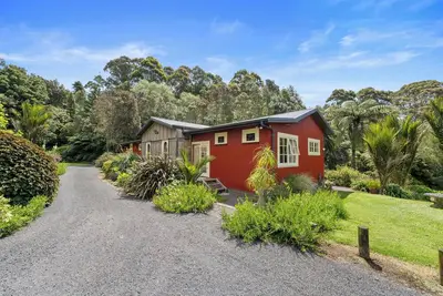 Image de Oakura Pond Cottage - Oakura Holiday Home