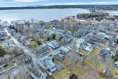 Image de 5 Blocks to Beach+Town, Stocked Kitchen, Cozy Beds