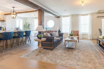 Image de The Port Loft: Harbourview charm