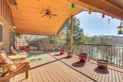 Image de Table Rock Lake Cabin w\/ Waterfront Views!