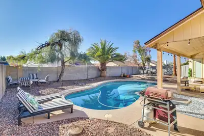 Poolside Oasis: 3 Mi to Lookout Mountain Park!