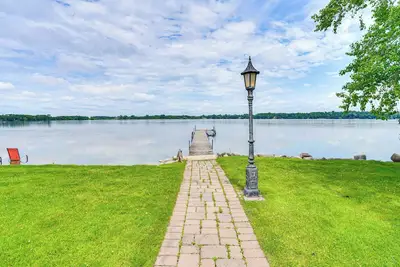 Image de Home w/ Hot Tub & Dock on Howard Lake!