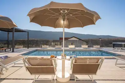 Image de New! Villa Magnolia with 41 sqm pool, Jacuzzi, 8km from sea