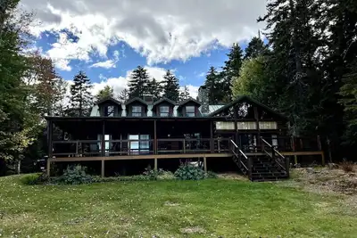 Image de Log Cabin On Parlin Pond