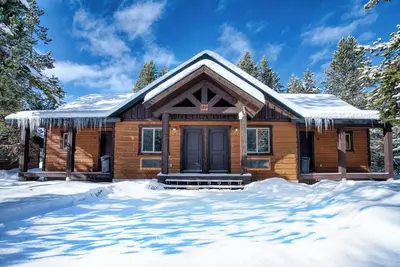 Image de Queen Suite at Ponds Lodge Cabin 31 Unit 4