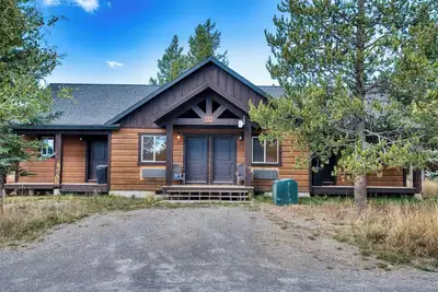 Image de Queen Suite at Ponds Lodge Cabin 32 Unit 1
