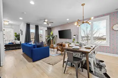 Image de Minutes from Broadway, Private Game Room, and Geodis Park- The Denim Den