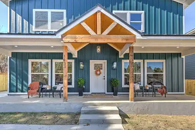 Image de Spacious Home Steps from Baum Stadium – Ideal for Game Days!