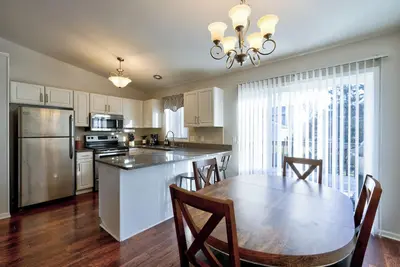 Image de Charming 3-bedroom Duplex unit with WiFi in Cottage Grove