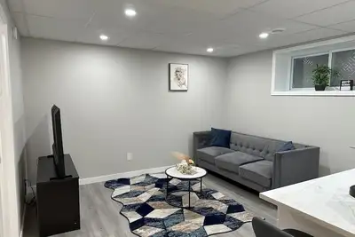 Image de Luxury: Home Away from Home with Private Entrance