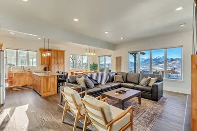 Image de Windriver Hideaway ~ Private Hot Tub