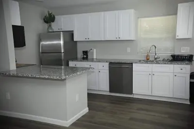 Image de Cozy 3-bedroom house in welcoming Winston-Salem with Alarm System