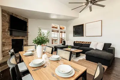 Image de Lakeside Condo 3b/3. 5b - 2 min from Jordanelle Express, Chef's Viking Kitchen, Firepit, Balcony