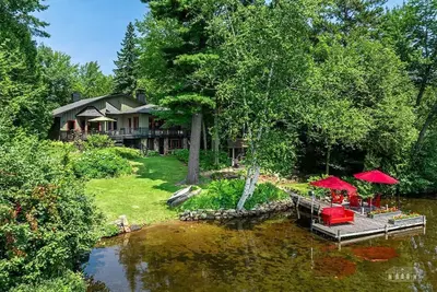Image de Dreamy Mirror Lake house retreat 5-Bedroom. 5 min walk to village