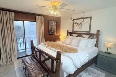 Image de Cozy 2/2. 5 Condo-Close to Lifts-Walk or Ride Shuttle Route-WiFi-Family Friendly