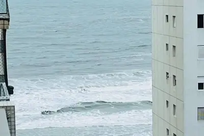 Image de Sea view Pitangueiras. Beach service. Garage. Safety net.