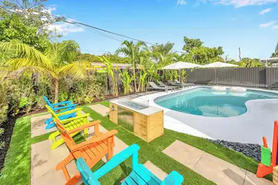 Image de Brand new listing, Heated Pool, Fire Pit, Games, 15 Min to the beach & Las Olas