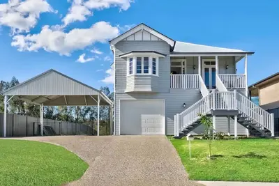 Image de Hamptons House Walking Distance to the Beach - CoastHM