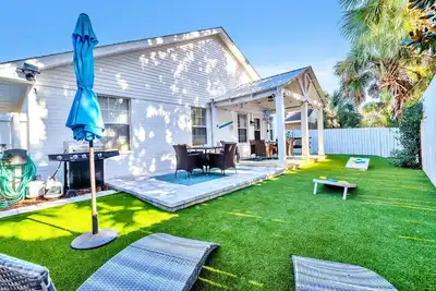 Image de Destin Beach House. 1 Block  To Private Beach Access! ! Bikes. Golf Cart Deals.