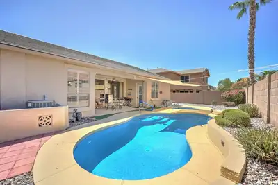 Image de Spacious 3-Bedroom Haven with Private Pool & Relaxing Hot Tub