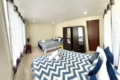 Image de Maison confortable de 2 chambres