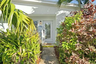 Image de Walk To The Beach! Charming 3-bedroom house in North Palm Beach with Ac, WiFi