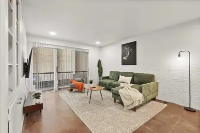 Image de Soco Green House | Sleeps 6 | Free Pkg | Downtown