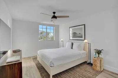 Image de #406e - Tucker at Gables Grand Plaza Miami