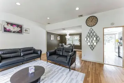 Image de Spacious, clean-Home in Bethpage