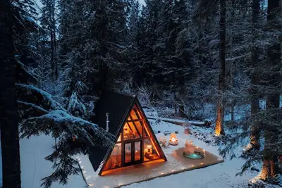 Image de Mt. Rainier Luxe A-Frame: Hot Tub, Sauna, Firepit with King Size Bed Lafa Cabin