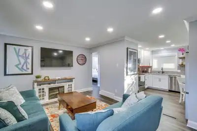 Image de 2 Mi to Frontier Park: Pet-Friendly Retreat
