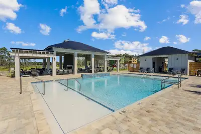 Image de New Listing! Private Hot Tub| Community Pool| Boat Docks| Perdido Beaches| Yard Games| Close to Nas