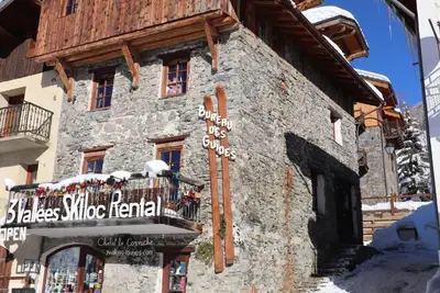Image de Chalet \"Cosy Pour 13 Sauna\" avec vue sur les montagnes, terrasse privée et Wi-Fi