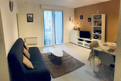 Image de Appartement Hyper centre 32m2 Balcon + Parking, idéal Curiste