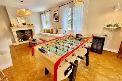 Image de La Centrale, Logement T6 indépendant avec jardin, à 5 min à pied de la plage.