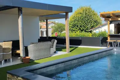 Image de Villa moderne 8 personnes, 3 chambres, 3 salles de bain, piscine