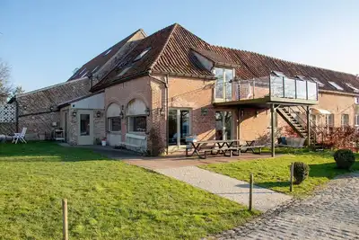 Image de La Grange: gîte de grande capacité 17\/19 pers.