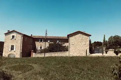 Image de Le mas du figuier au pied de la cité médiévale