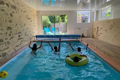 Image de La Villa du Cap - piscine intérieure - billard