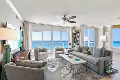 Image de New Specials! Stunning 9th Floor Beachfront with Free Beach Service!