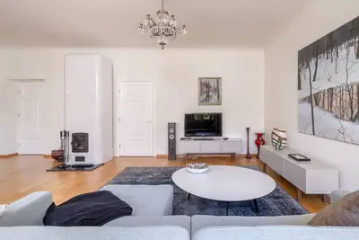 Elegant and spacious apartment
