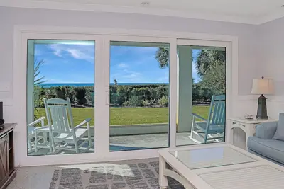 Image de 🌞Steps from the Beach-Pet Friendly-Fab Beach Views-4br Deja Blue🌞