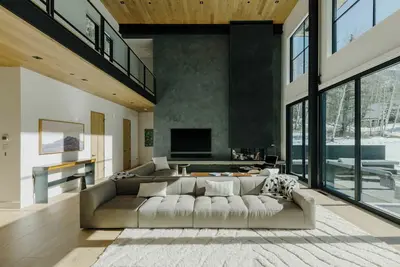 Image de New Modern Home by InvitedHome | Near Downtown, Hot Tub, Firepits, Pool Table