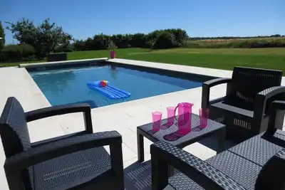 Image de Gîte avec piscine en pleine campagne!